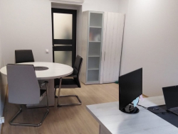 Оснащение мебелью кабинета для руководителя кадровой службы. Фото 12