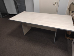 Переговорная в офисе компании "КОНСОЛЬ.СТРОЙ" в Москве. Фото 1